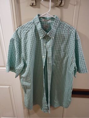 L.L. Bean Men's Mint Green Plaid Short-Sleeve Button-Down Shirt